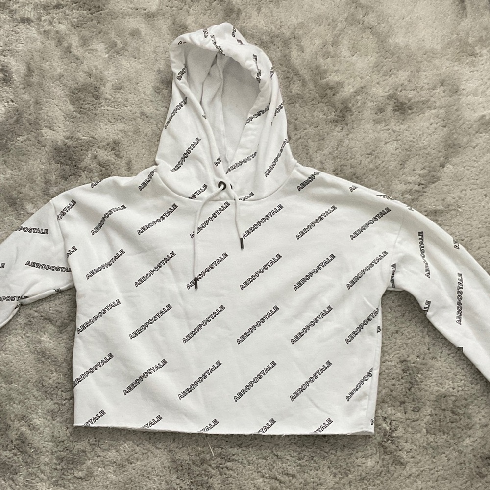 Aeropostale White Patterned Cropped Hoodie